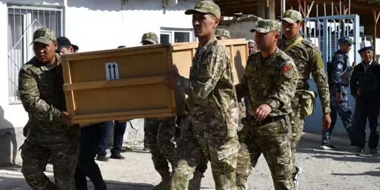 Kırgızistan, Tacik sınırındaki çatışmalarda ölenlerin sayısının 36'ya çıktığını duyurdu