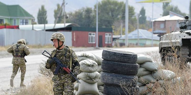 Kırgızistan-Tacikistan sınırında çatışma: 27 kişi hayatını kaybetti