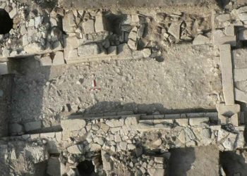 Klazomenai'nin 2 bin 500 yıllık doğu kapısı bulundu