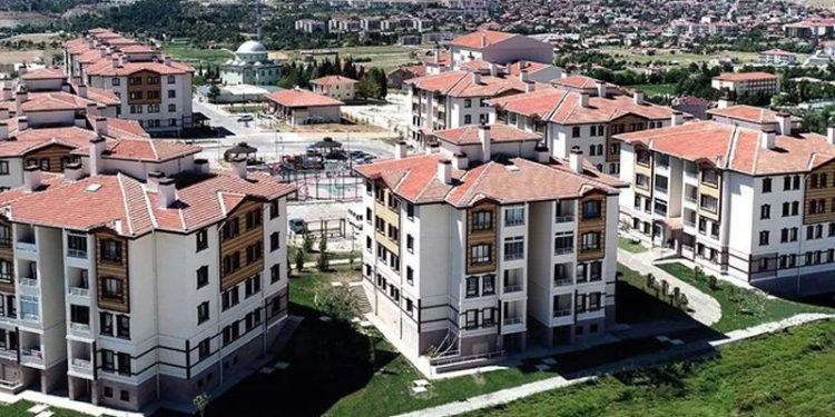 Konut satışlarında gerileme sürüyor