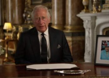 Kral III. Charles, ilk kez Britanya halkına seslendi: '&Ouml;m&uuml;r boyu hizmet' s&ouml;z&uuml; verdi