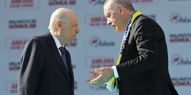 Kulis: AKP'ye küskün seçmenin oyları MHP'ye gidecek