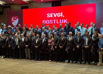 Kulüpler, teknik direktörler ve futbolculardan TFF'ye geçmiş olsun ziyareti