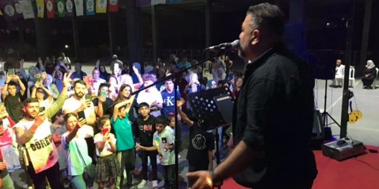 Kürtçe şarkı söylediği için gözaltına alınan Kadir Çat serbest