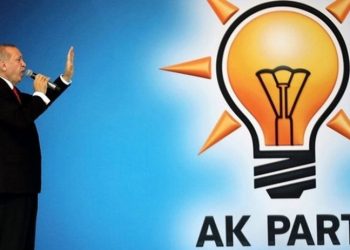 Kurucu üç isimden AKP eleştirisi: Muhalif olmak meşru görülmüyor; bu Türkiye'de bir ilk