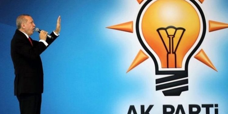 Kurucu üç isimden AKP eleştirisi: Muhalif olmak meşru görülmüyor; bu Türkiye'de bir ilk