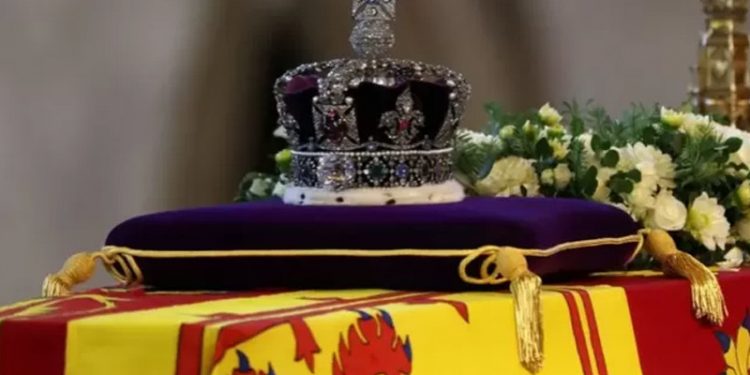 K﻿raliçe 2. Elizabeth'in cenaze törenine hangi ülke temsilcileri katılacak?