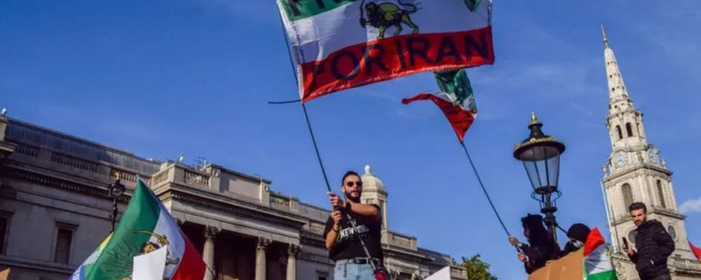 L﻿ondra'da Mahsa Amini protestolarında 12 kişi gözaltına alındı