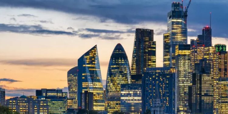 Londra'da bankalar kışın olası elektrik kesintilerine karşı hazırlık yapıyor