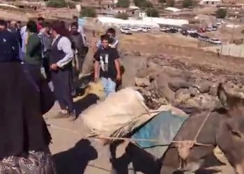 Mahmut Tanal, Urfa'da içme suyu sorunu yaşanan Çukurca köyünü ziyaret etti: Kimse yüzümüze bakmıyor