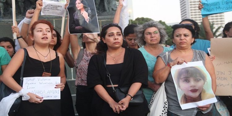 Mehsa Emini’nin öldürülmesi İzmir’de protesto edildi