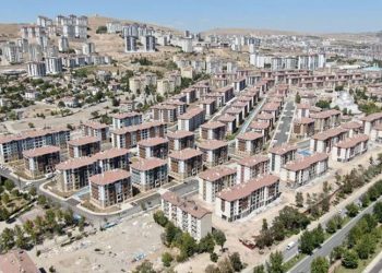 Memur zammına göre belirlenecek sosyal konut taksidi yurttaşı belini bükecek