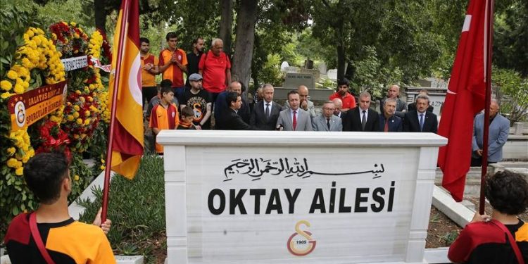 Metin Oktay, vefatının 31. yıl dönümünde kabri başında anıldı