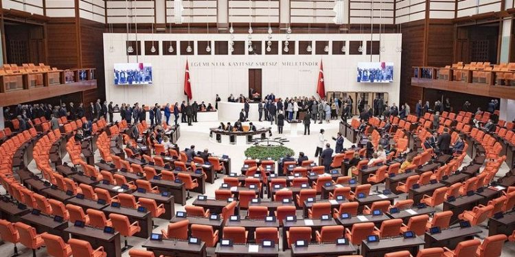 Milletvekillerinin sorularına cevap verilmiyor: Bakanlar 23 bin önergeye yanıt vermedi