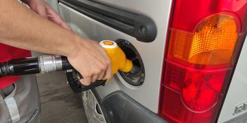 Motorin fiyatında salı günü 1,7 TL indirim bekleniyor