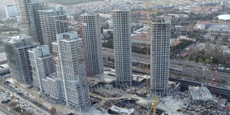 Mustafa Varank’ın kuzenine, Emlak Konut’tan 208 milyon TL’lik ihale