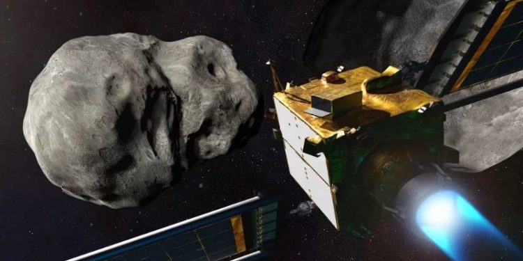 NASA'nın Dünya'yı kurtarma provası bugün başlıyor: Uzay aracı asteroide çarpacak