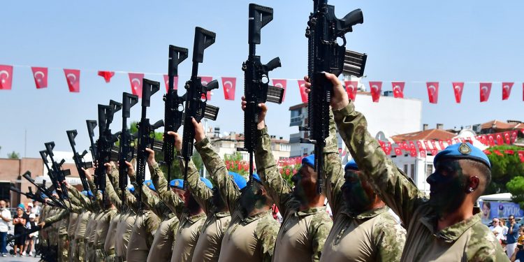 NATO, Yunanistan’ın tepkisi üzerine 30 Ağustos tweetini sildi