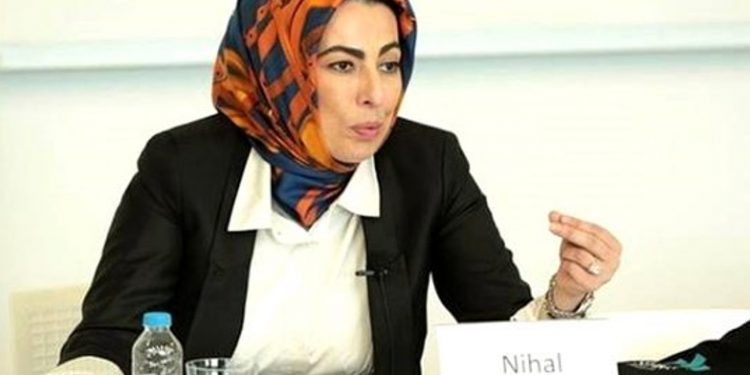 Nihal Olçok’tan Hande Fırat ve Aydın Doğan’a tepki: ‘Ortalık toz dumanken siz hangi ara düğün planladınız?’