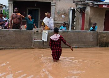Nijerya'da seller 100 binden fazla kişiyi yerinden etti