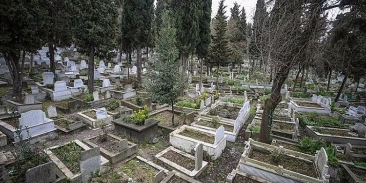 Ölmek de 'lüks' oldu: Mezarlık ve mezar taşı fiyatlarına yüzde 100 zam