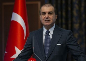 Ömer Çelik'ten Başarır'ın iddiasına yanıt: Biz resmi bir siyasi partiyiz, işlerimiz şeffaf