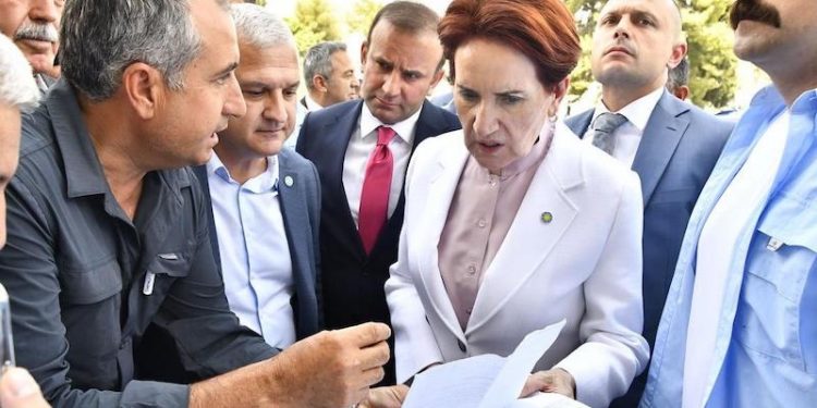 Oya Baydar: Terörle aranıza mesafe koyun Sayın Akşener