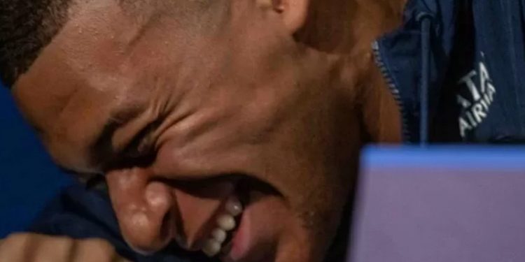 PSG Teknik Direktörü Galtier’nin ‘Özel jet yerine kara yelkenlisi düşünüyoruz’ sözlerine eleştiri