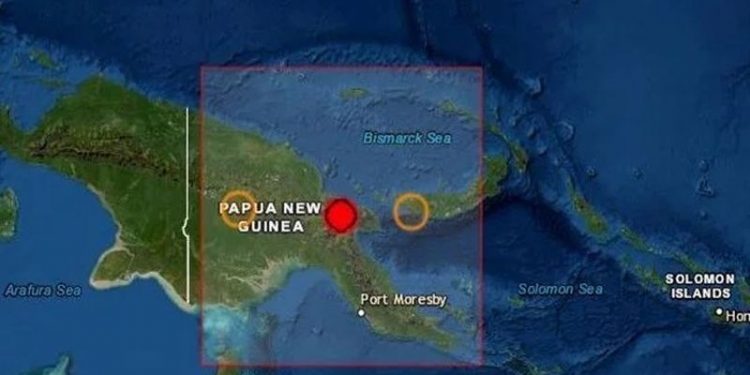 Papua Yeni Gine'de 7,6 büyüklüğünde deprem