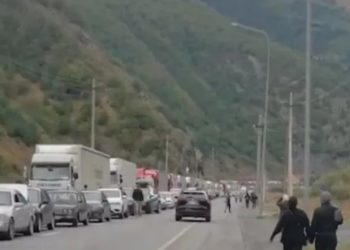 Putin'in 'Kısmi seferberlik' açıklamasından sonra sınırlarda yoğun trafik