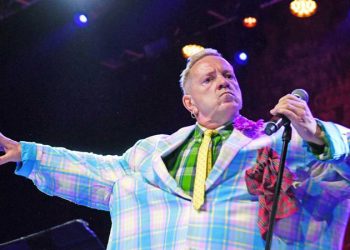 Rock yıldızı Lydon, Sex Pistols grubunu Kraliçe'nin ölümünden kazanç sağlamakla suçladı