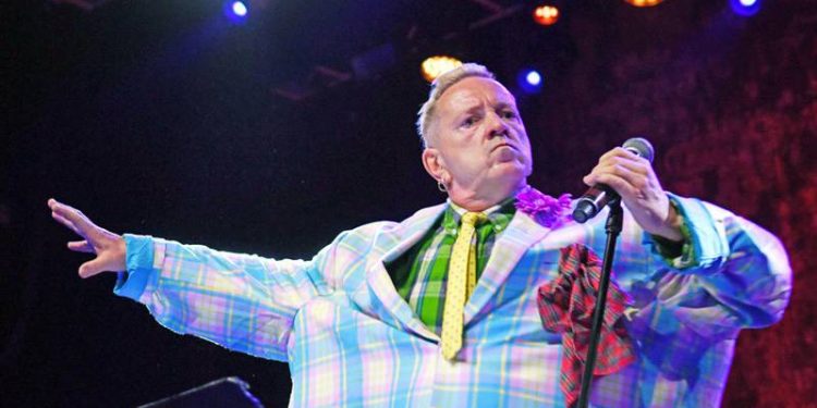 Rock yıldızı Lydon, Sex Pistols grubunu Kraliçe'nin ölümünden kazanç sağlamakla suçladı