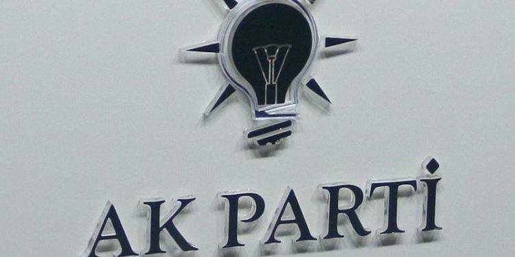 Rüşvet iddialarına karşı AKP'de derin sessizlik