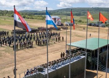 Rusya 50 bin askerle tatbikata başladı