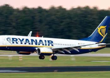 Ryanair, Br&uuml;ksel Havalimanı'ndan &ccedil;ekiliyor