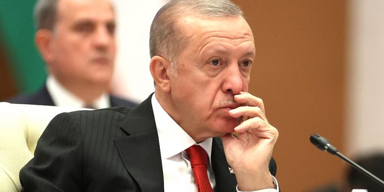 Sabah yazarı: Devlet içi aktörlerin bir kısmı seçim öncesi kulvar değiştiriyor