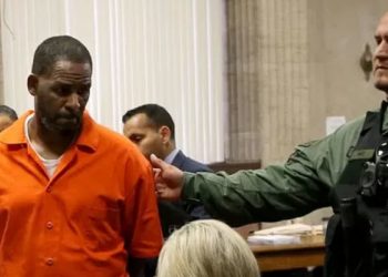 Şarkıcı R. Kelly, hakkındaki ikinci federal davada çocuklara cinsel istismardan suçlu bulundu