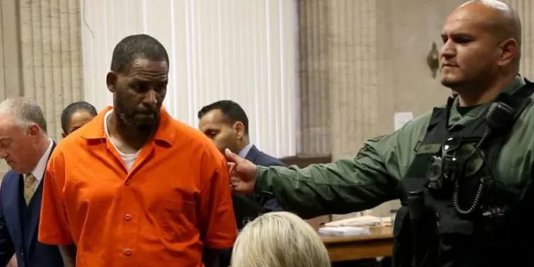 Şarkıcı R. Kelly, hakkındaki ikinci federal davada çocuklara cinsel istismardan suçlu bulundu