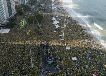 Seçime hazırlanan Brezilya'da on binlerce Bolsonaro destekçisi bir araya geldi