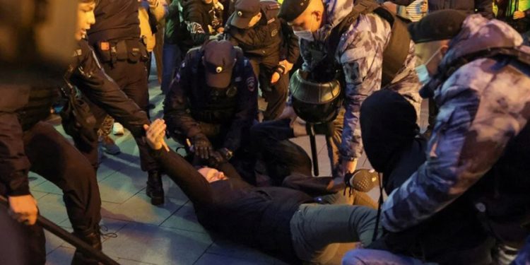 Seferberlik ilanından sonra Rusya karıştı: Binlerce gözaltı var