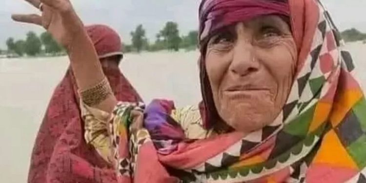 Selin vurduğu Pakistan'da yardım gönüllüleri anlatıyor: 'Sulardan ceset topladım'