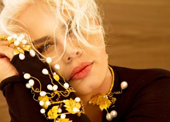 Sezen Aksu’dan ‘Mahsa Amini’ tepkisi: ‘Acınız acım, mücadeleniz mücadelemdir’