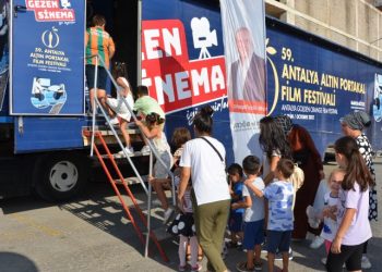 Sinema TIR'ı 5 günde 6 ilçe gezdi