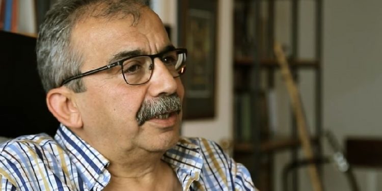 Sırrı Süreyya Önder: ‘Türkiye’de siyaseten mahkûm olmakla bakan olmak arasındaki mesafe kısadır’