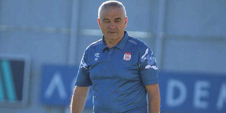 Sivasspor Teknik Direktörü Rıza Çalımbay'dan 'fikstür' tepkisi