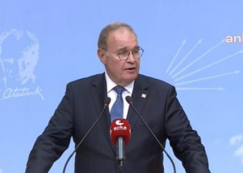Son dakika... CHP'li Öztrak: Kenan Evren ne yaptıysa aynını Erdoğan şahsım yönetimi yapıyor