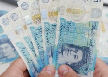 Sterlin, dolar karşısında tarihinin en düşük seviyesinde