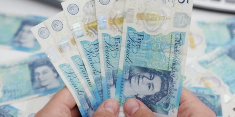 Sterlin, dolar karşısında tarihinin en düşük seviyesinde