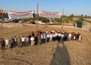 Susuz kalan köylüler yetkilileri pankartla Allah’a şikayet etti