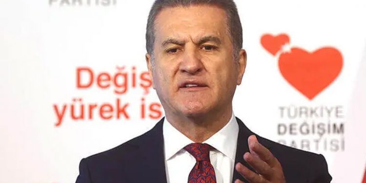 TDP İzmir İl Başkanı ile 12 ilçe başkanı istifa etti